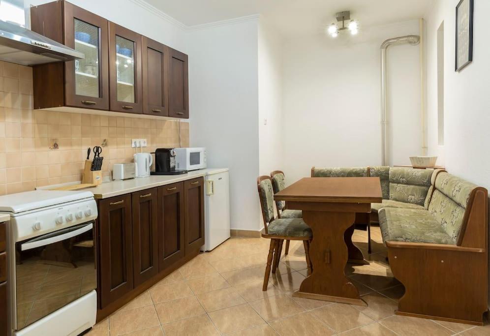 B333 Apartment - In The Heart Of The City Budapesta Exterior foto
