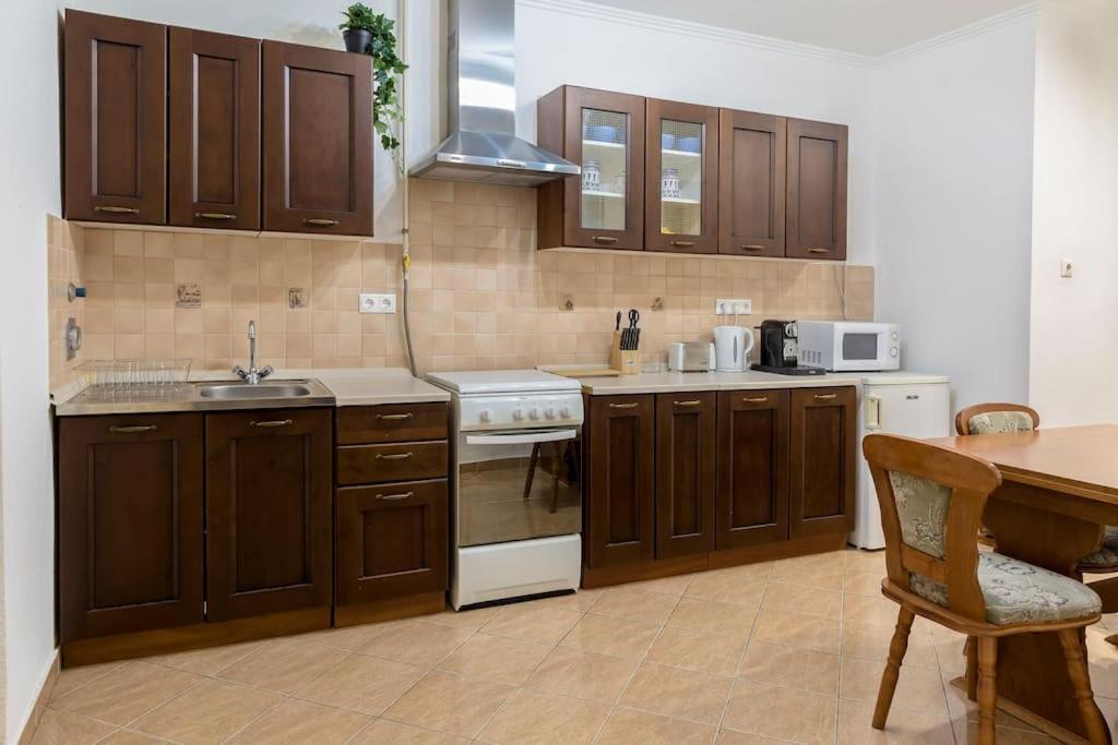B333 Apartment - In The Heart Of The City Budapesta Exterior foto